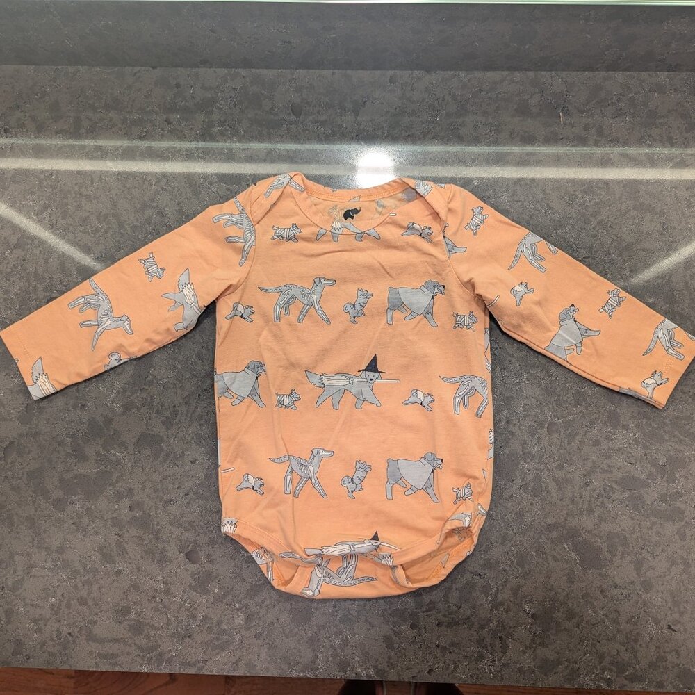 Monica + Andy cute Halloween dog print bodysuit size 12-18m